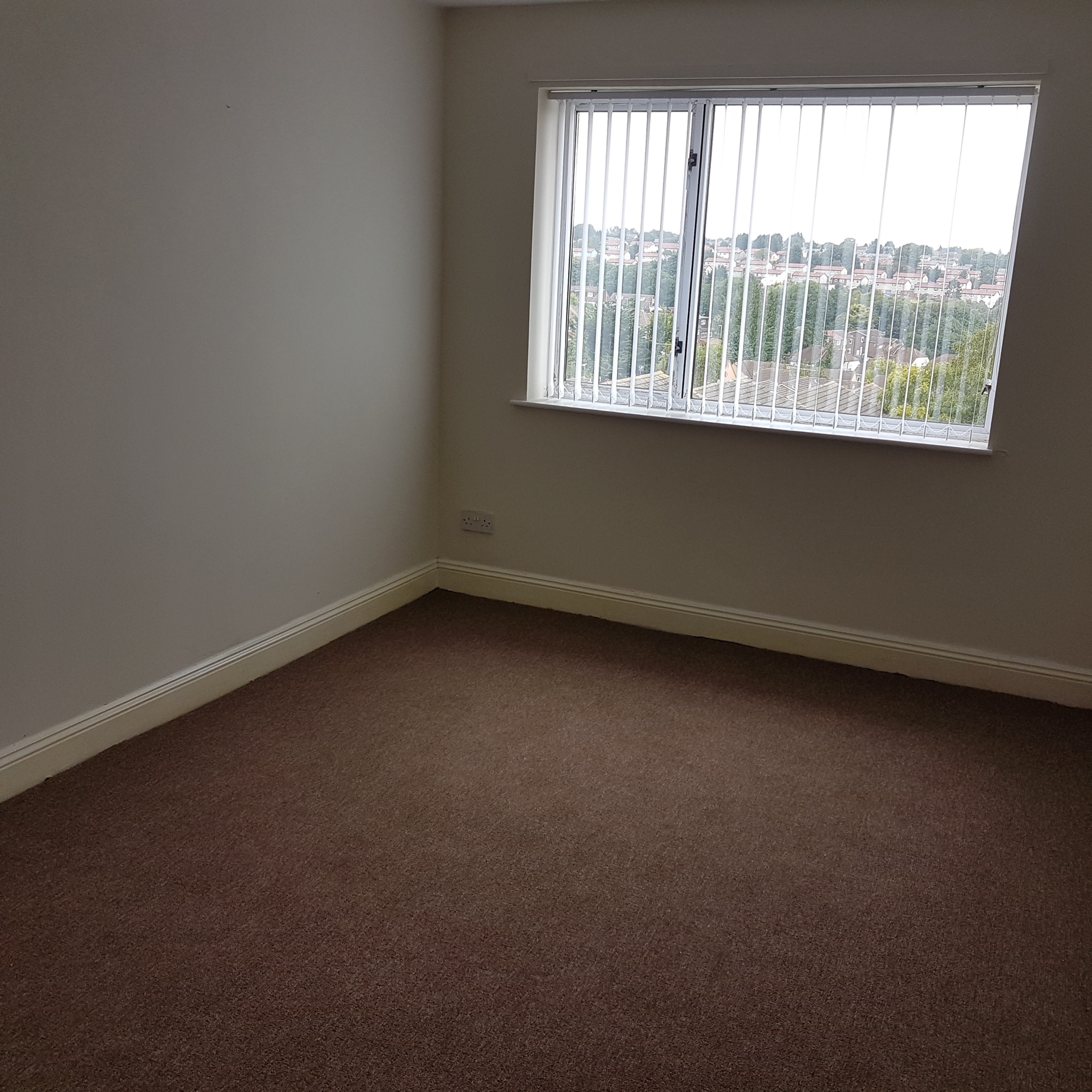 Room To Let From £300 PCM