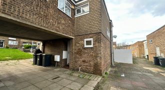 4 Bed Semi-Detached house to rent in Luton