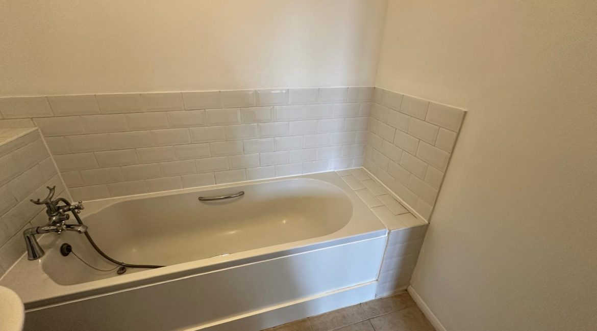 Modern 2-Bedroom Flat for Rent – Ideal for Professionals