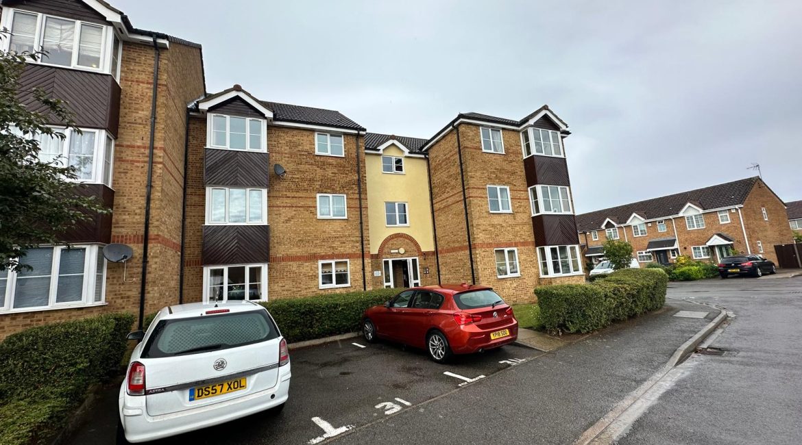 Modern 2-Bedroom Flat for Rent – Ideal for Professionals