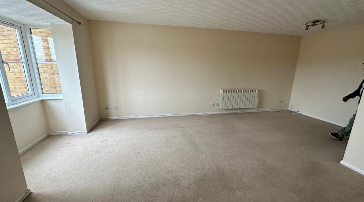 Modern 2-Bedroom Flat for Rent – Ideal for Professionals