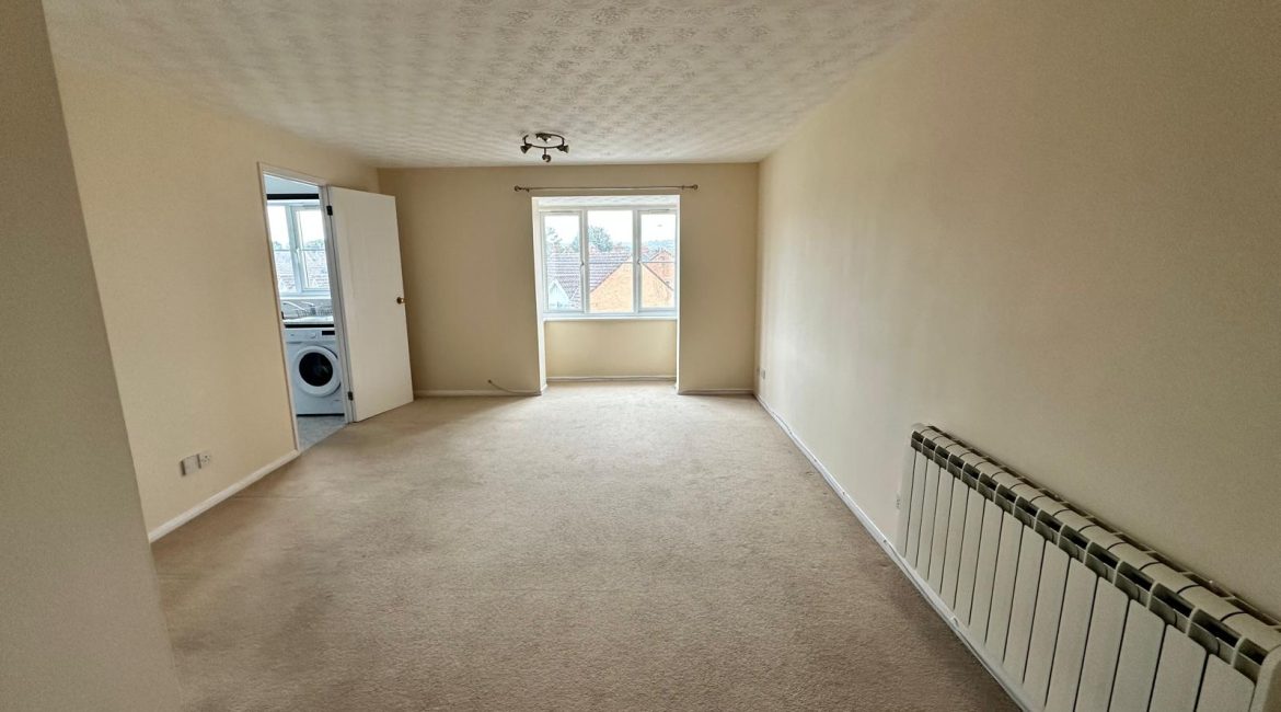 Modern 2-Bedroom Flat for Rent – Ideal for Professionals