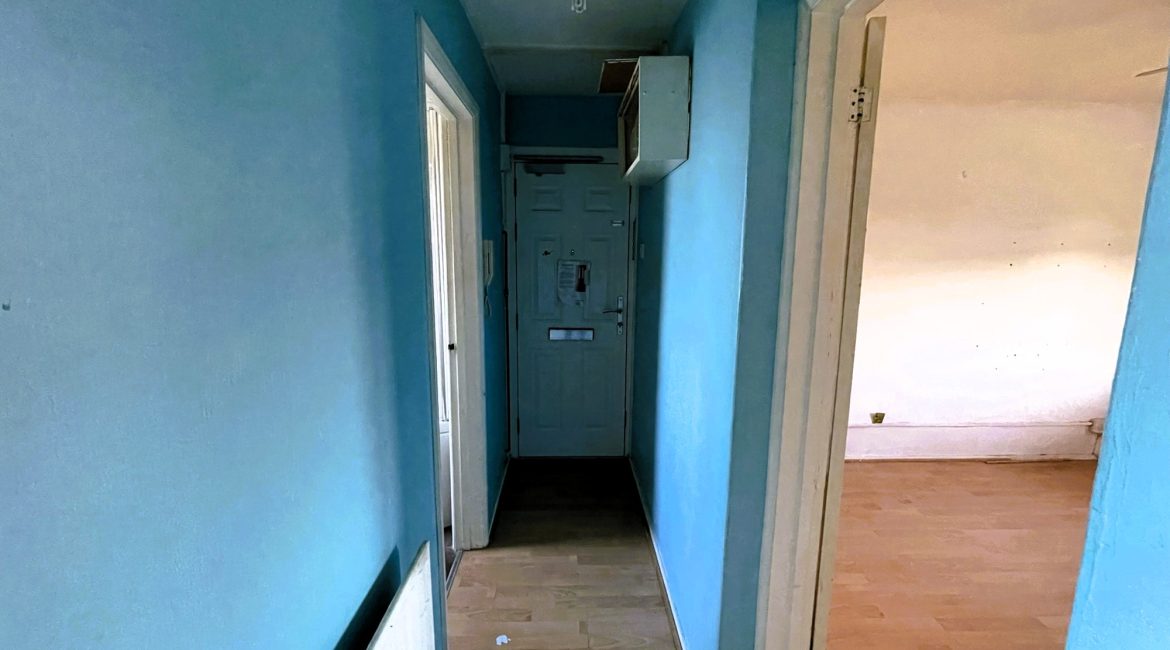 Modern 2-Bedroom First-Floor Apartment for Sale